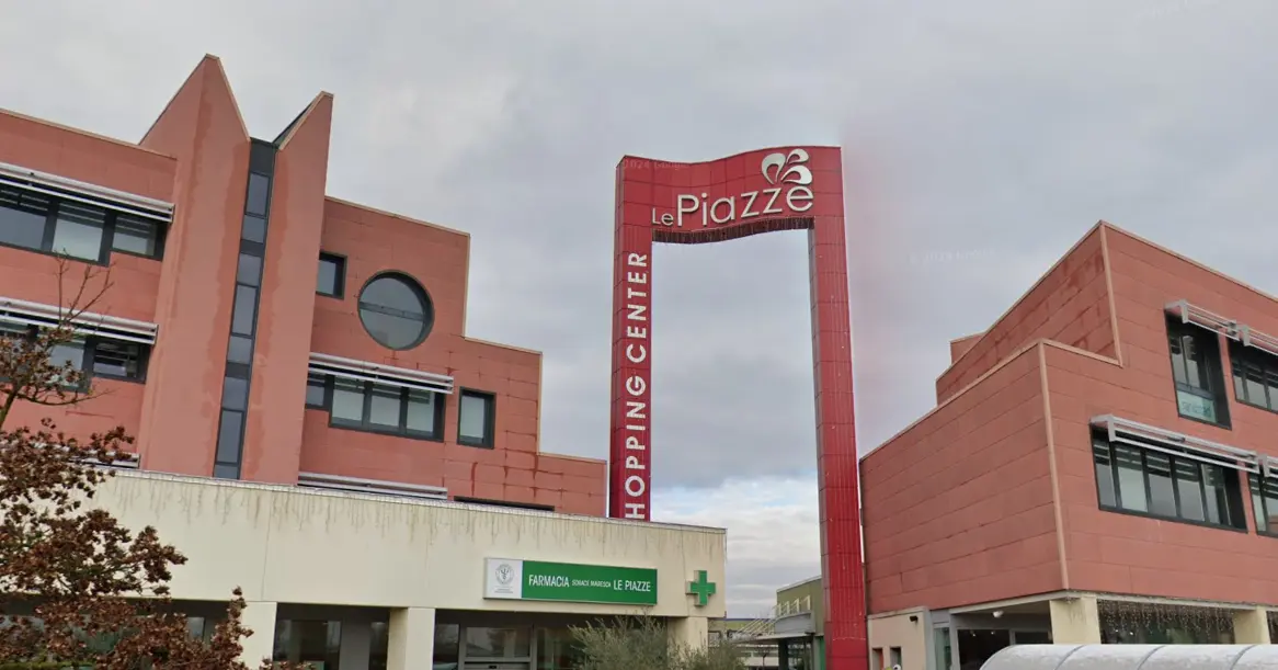 Le piazze Centro commerciale Castel Maggiore 3